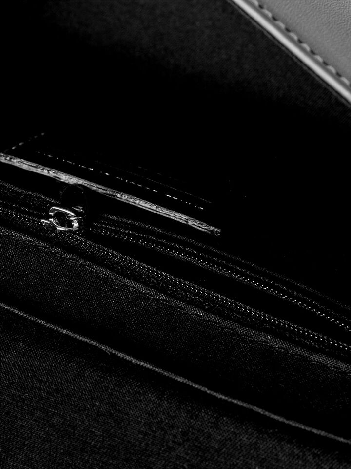 KNAPSACK Menina image number 3